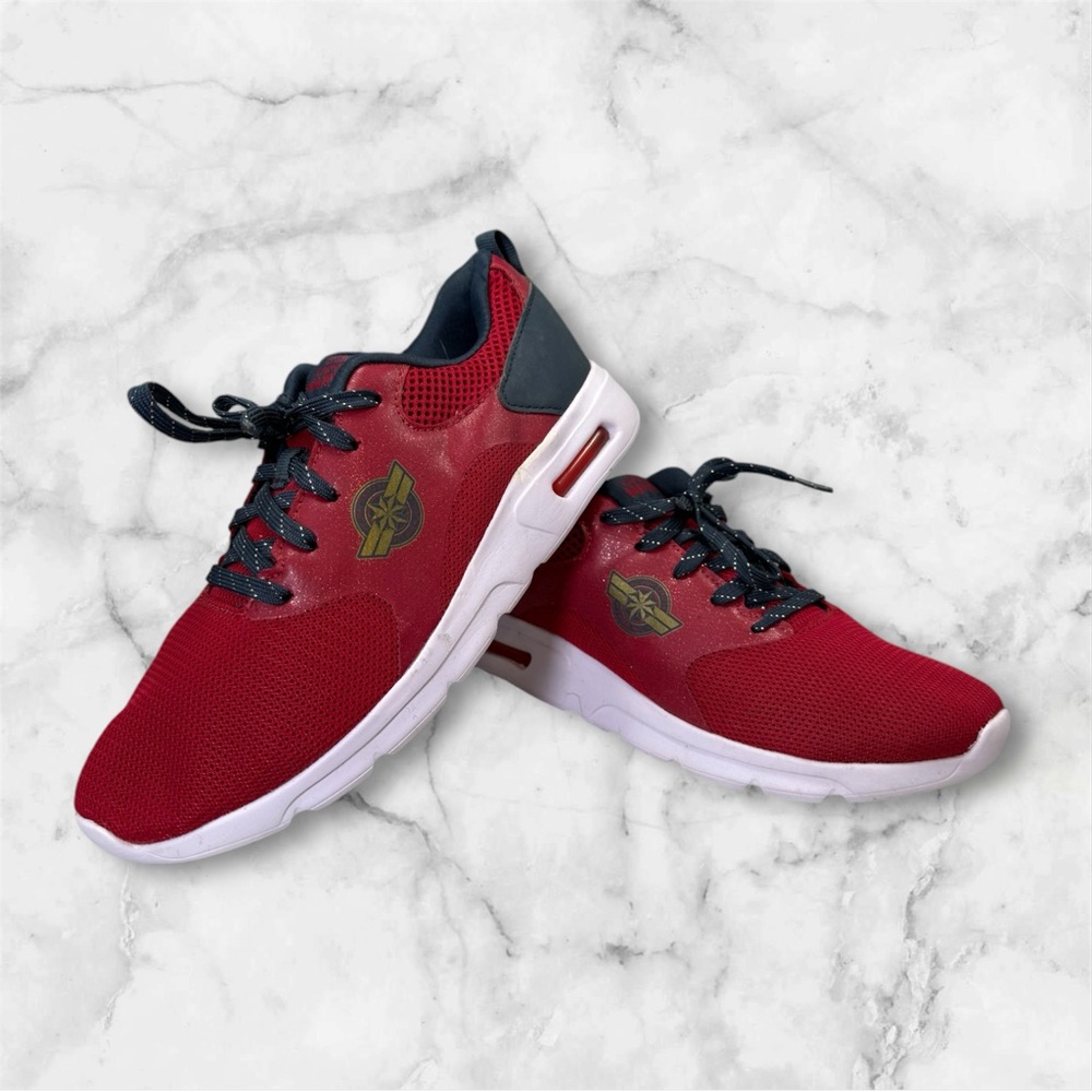 Captain Marvel shoes Size 4 in good condition only worn a few times